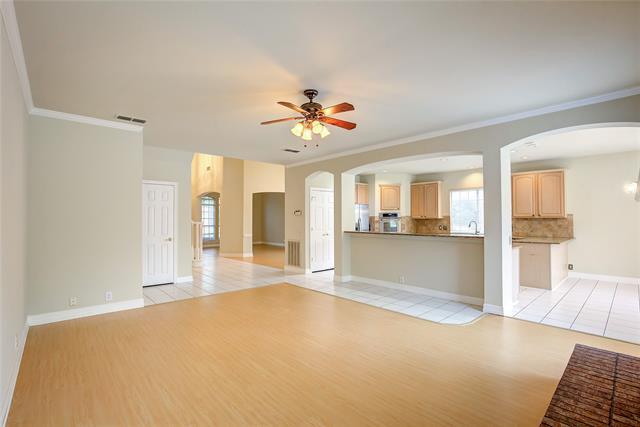 Building Photo - 219 Canyon Lake Dr