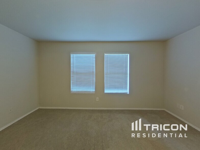 Building Photo - 4908 Parkrise Dr