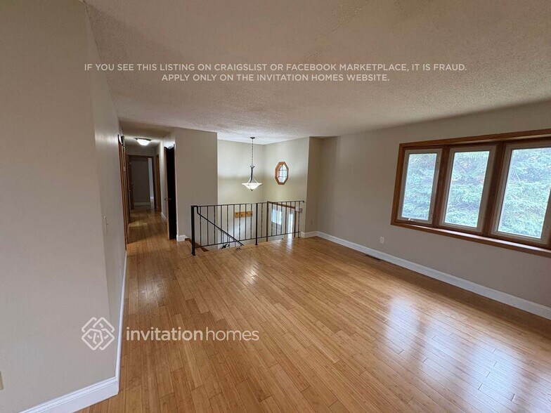 Building Photo - 7897 Kingsview Ln N