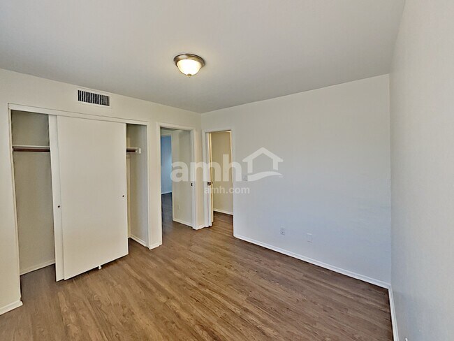 Building Photo - 1345 N Brittany Ln