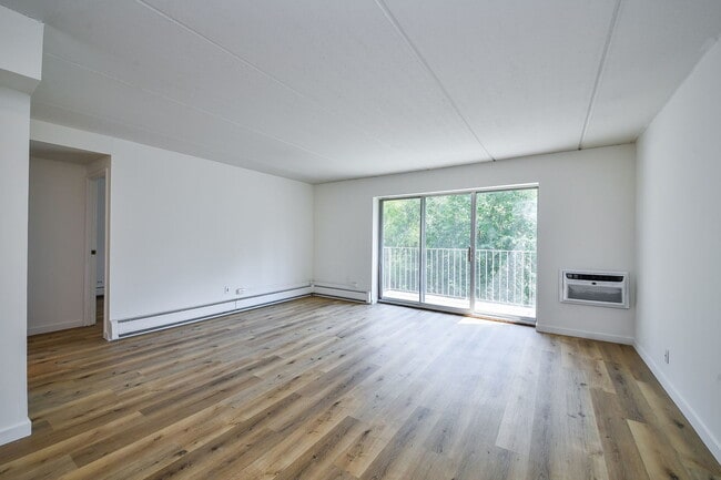 Building Photo - 5125 Blodgett Ave