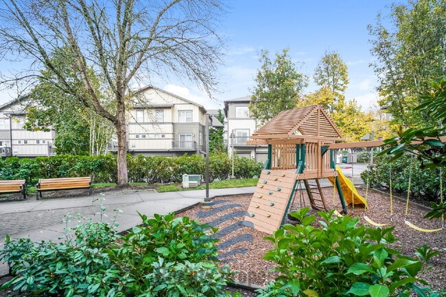 Building Photo - 1090 SW 170th Ave