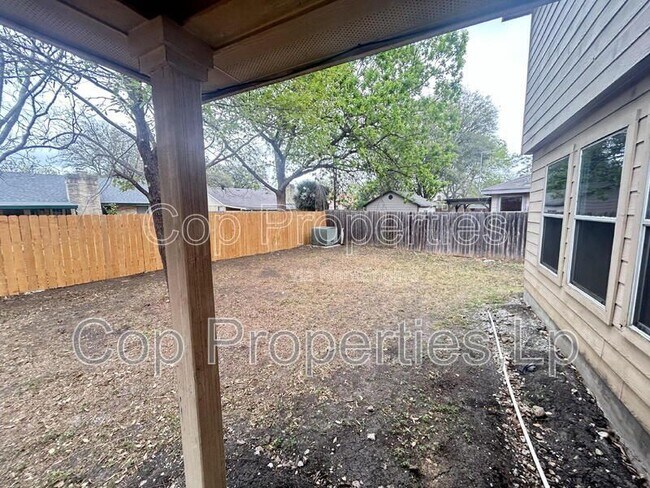 Building Photo - 307 Lucille