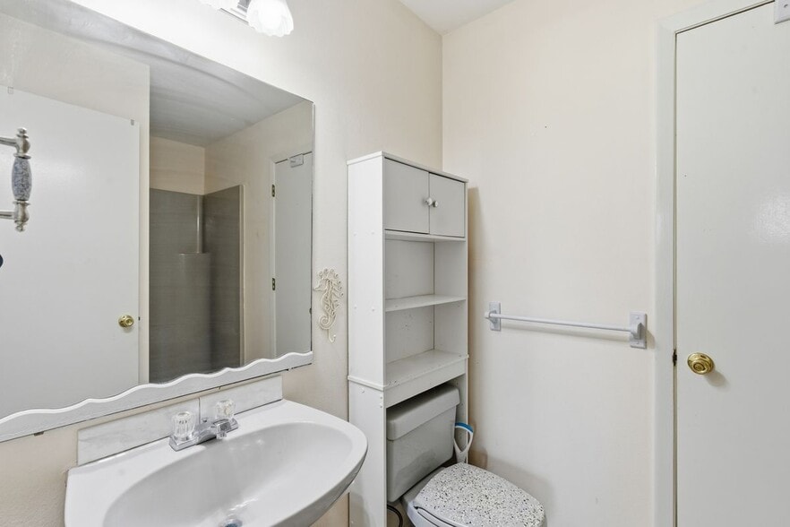 Building Photo - 7284 Sea Mist Dr