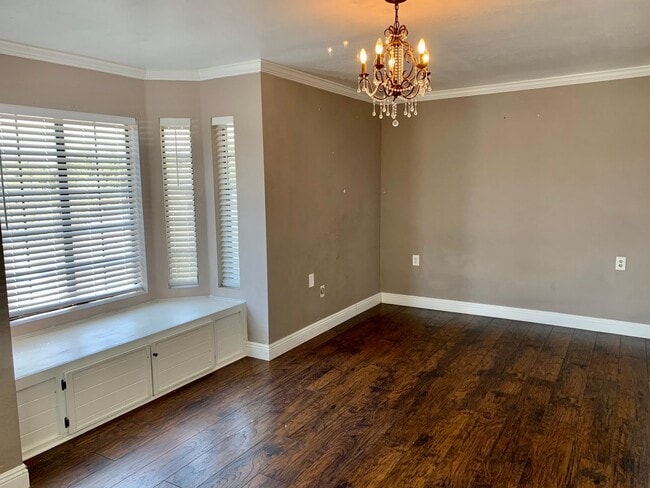 Building Photo - 735 N Trigo Ln