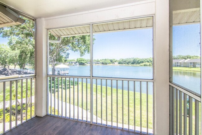 Building Photo - 214 Lake Parsons Grn