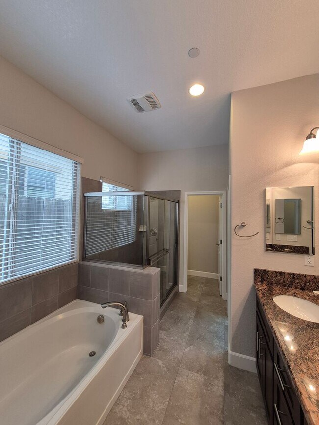 Building Photo - Now Leasing!! Gorgeous 3bd/2ba Single Story Home In Rocklin!