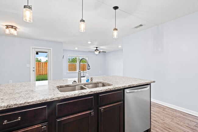 Building Photo - 505 Merganser Way