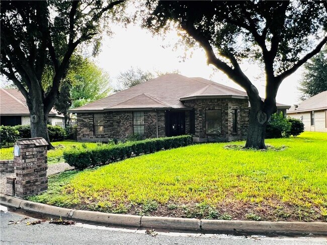 Building Photo - 28 S Cynthia St