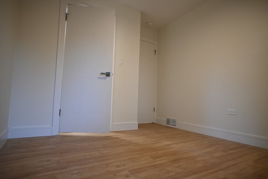 Building Photo - 37416 N Loretto Ave