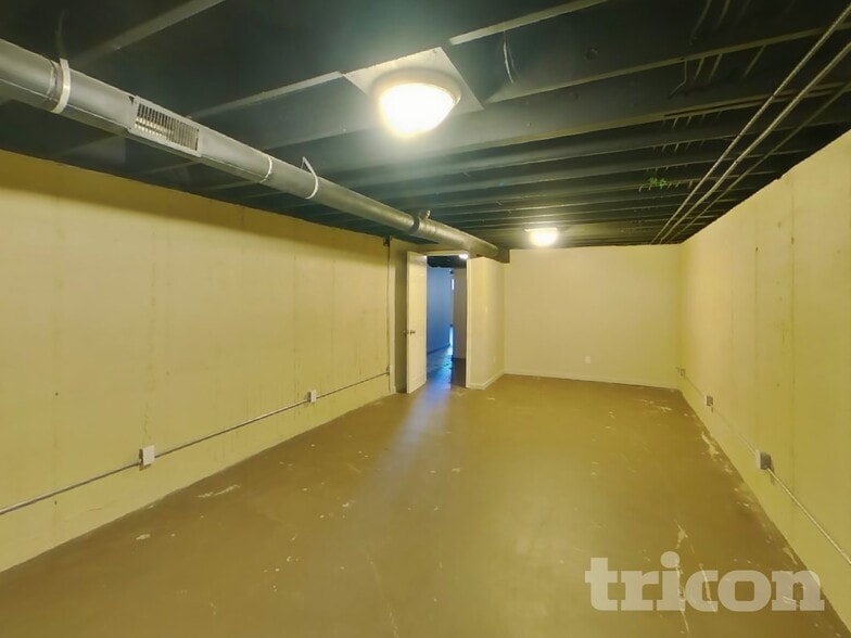 Building Photo - 43 Westbrook Dr