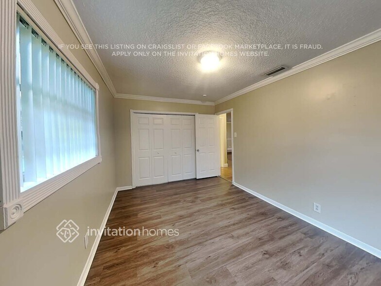 Building Photo - 7521 NW 13th Ct