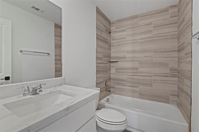 Building Photo - 719 Maple Row