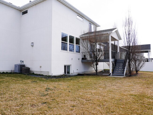 Building Photo - 2274 S 50 E