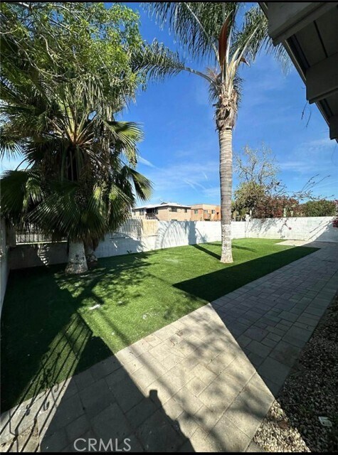 Building Photo - 11571 Archwood St