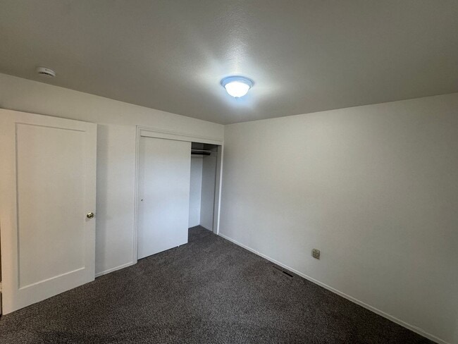 Building Photo - LH217