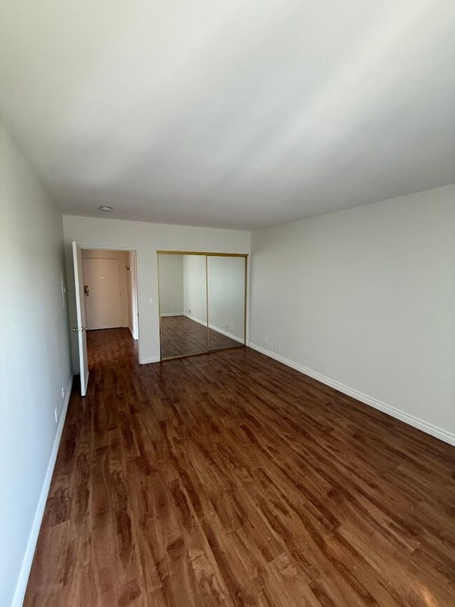 Building Photo - 6815 Remmet Ave