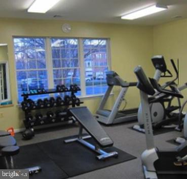 Building Photo - 518 Francis Nicholson Way