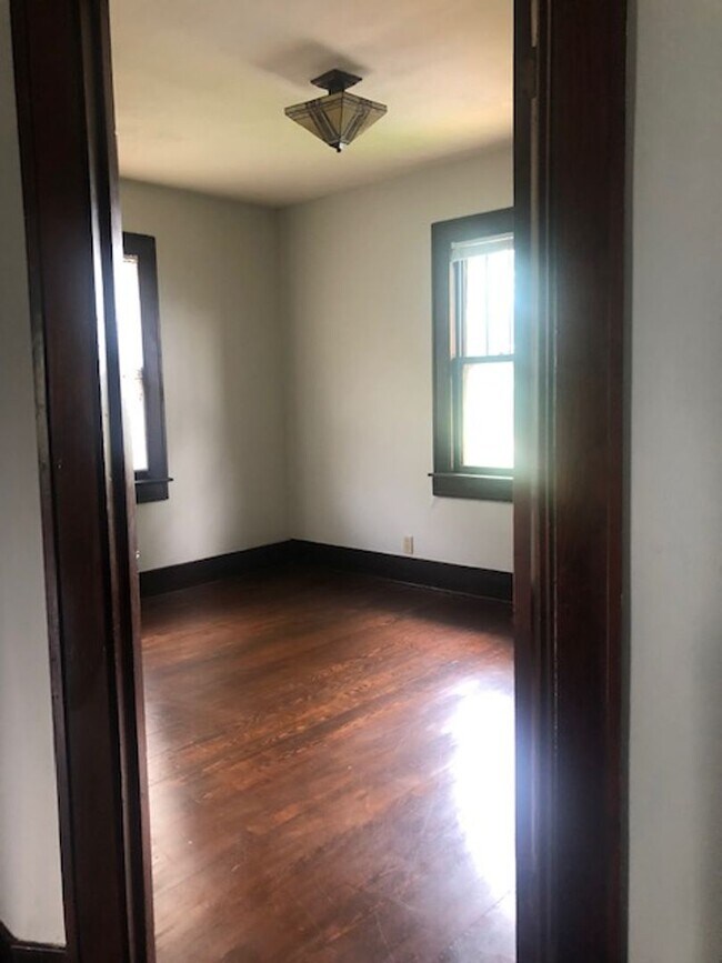 Building Photo - 17-19 Park Avenue (Havilah II)