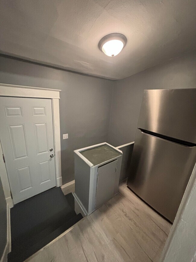 Building Photo - 3132 Mapleleaf Ave