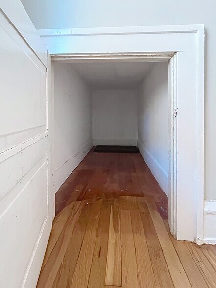 Building Photo - 1307 Edanola Ave