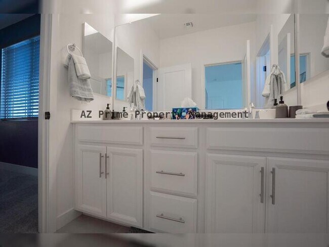 Building Photo - 12125 W Luxton Ln