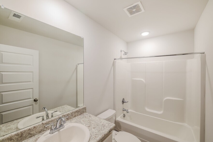 Building Photo - 5537 Cathwick Dr