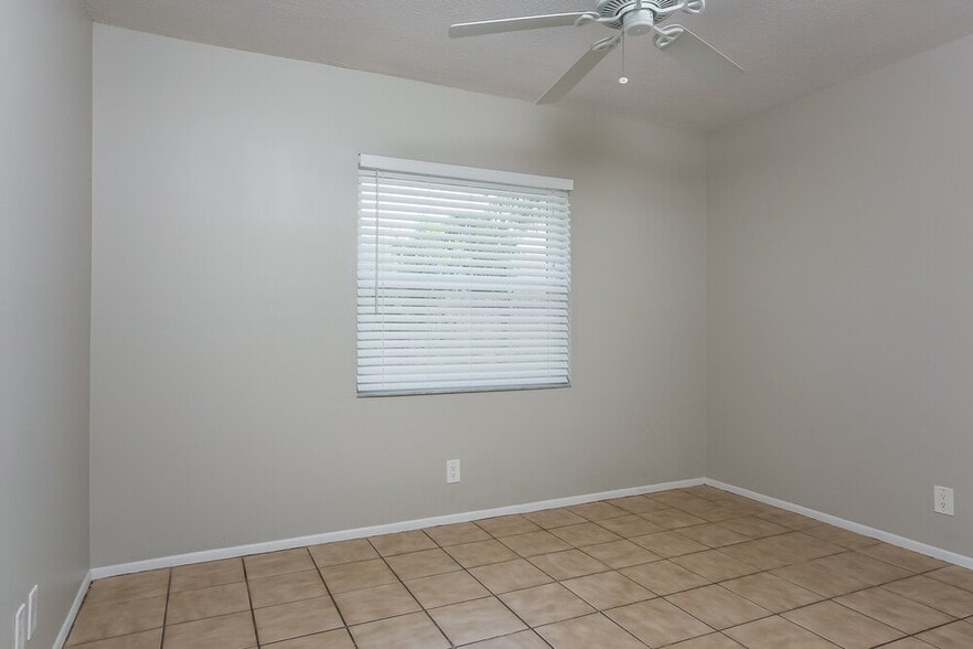 Building Photo - 9506 Burlington Pl
