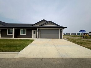 Building Photo - 4605/4607 Twisted Pine Dr