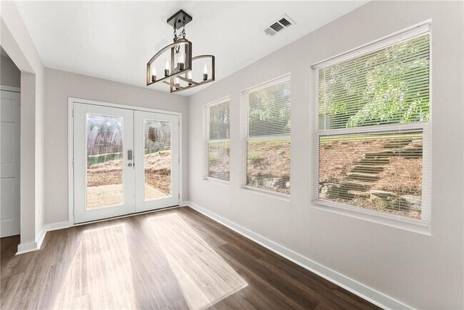 Building Photo - 2050 Shaffer Rd