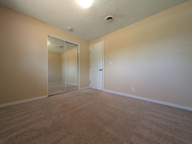 Building Photo - Nice 4-Bedroom, 2-Bath Home Located In Wes...