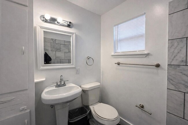 Building Photo - 600 Springdale Rd