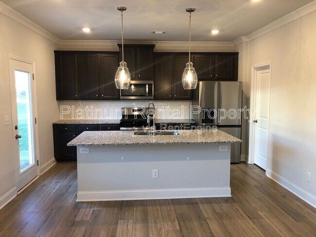 Building Photo - 4579 Silver Oak Dr SW