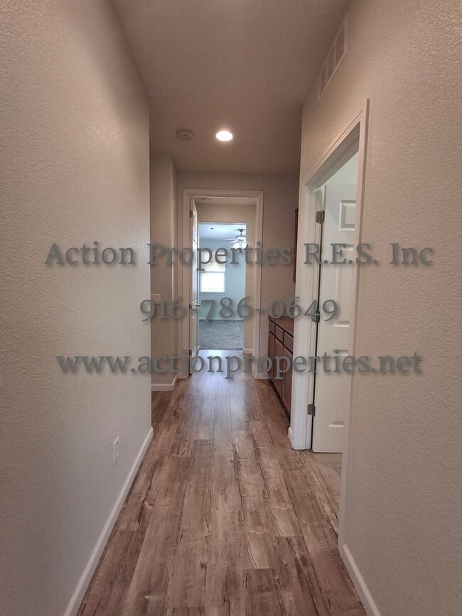 Building Photo - 2308 Las Palomas Loop