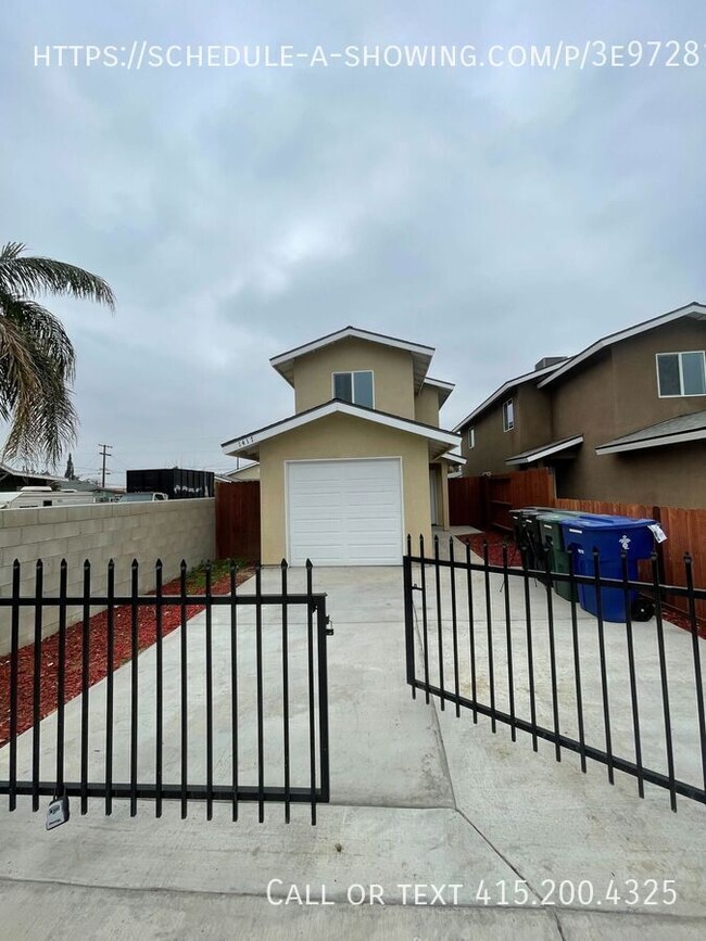 Building Photo - Spacious 3-Bedroom, 2.5-Bathroom Home in t...