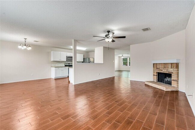 Building Photo - 208 Blazing Star Trail