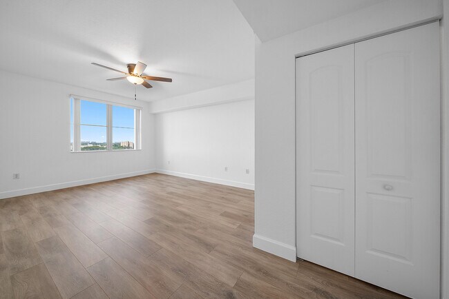 Building Photo - 1830 Radius Dr