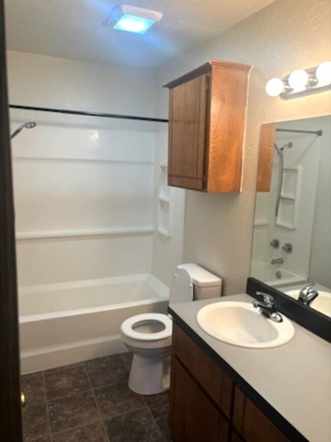 Building Photo - 2903 NE Tortoise Dr