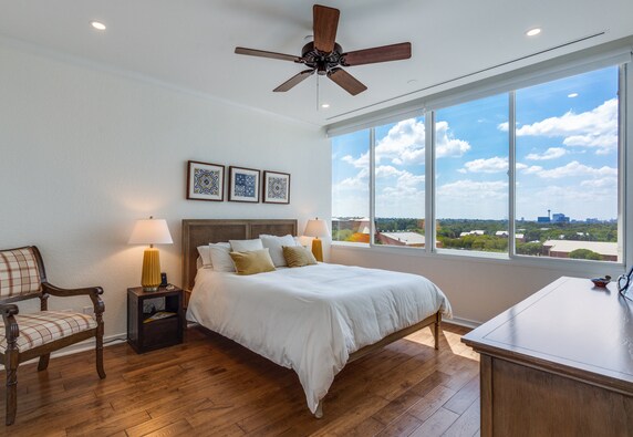 Building Photo - 200 Patterson-460.9