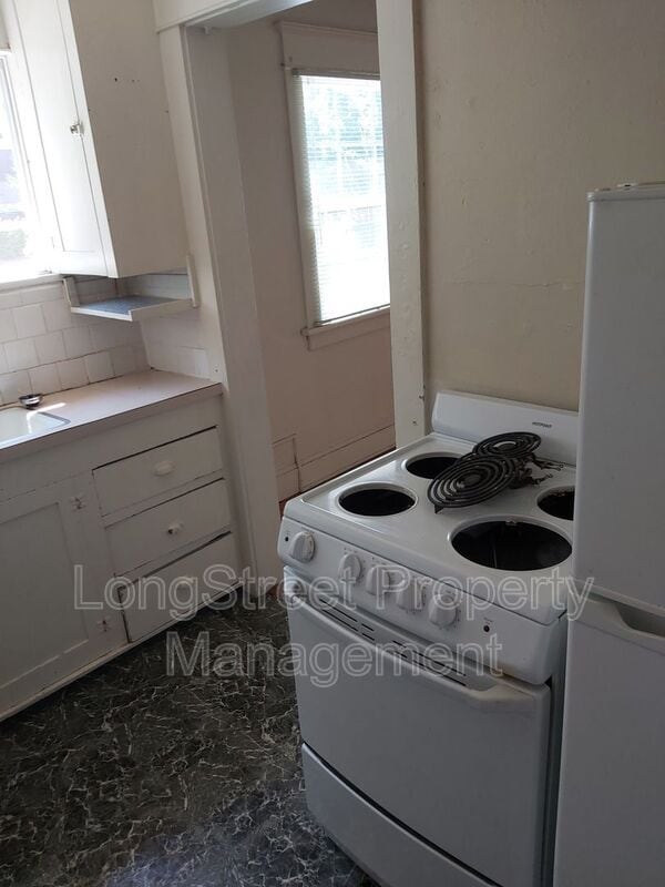 Building Photo - 205 NW Kings Blvd