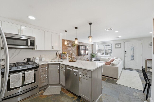 Building Photo - 405 Bloomfield St