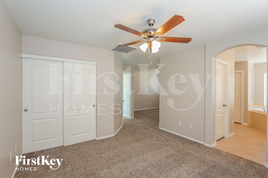 Building Photo - 7616 Highland Pony St