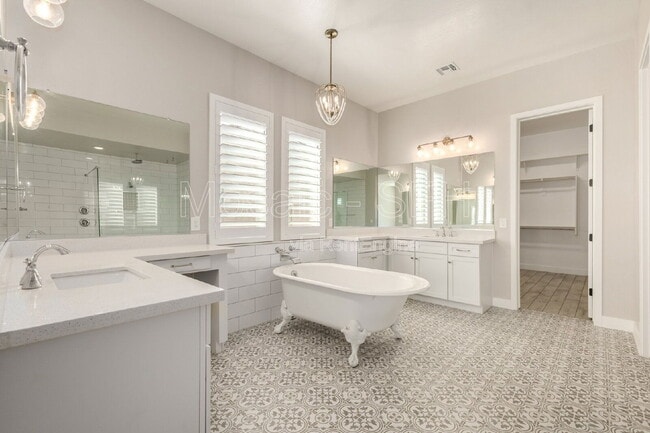 Building Photo - 10627 E Tumbleweed Ave