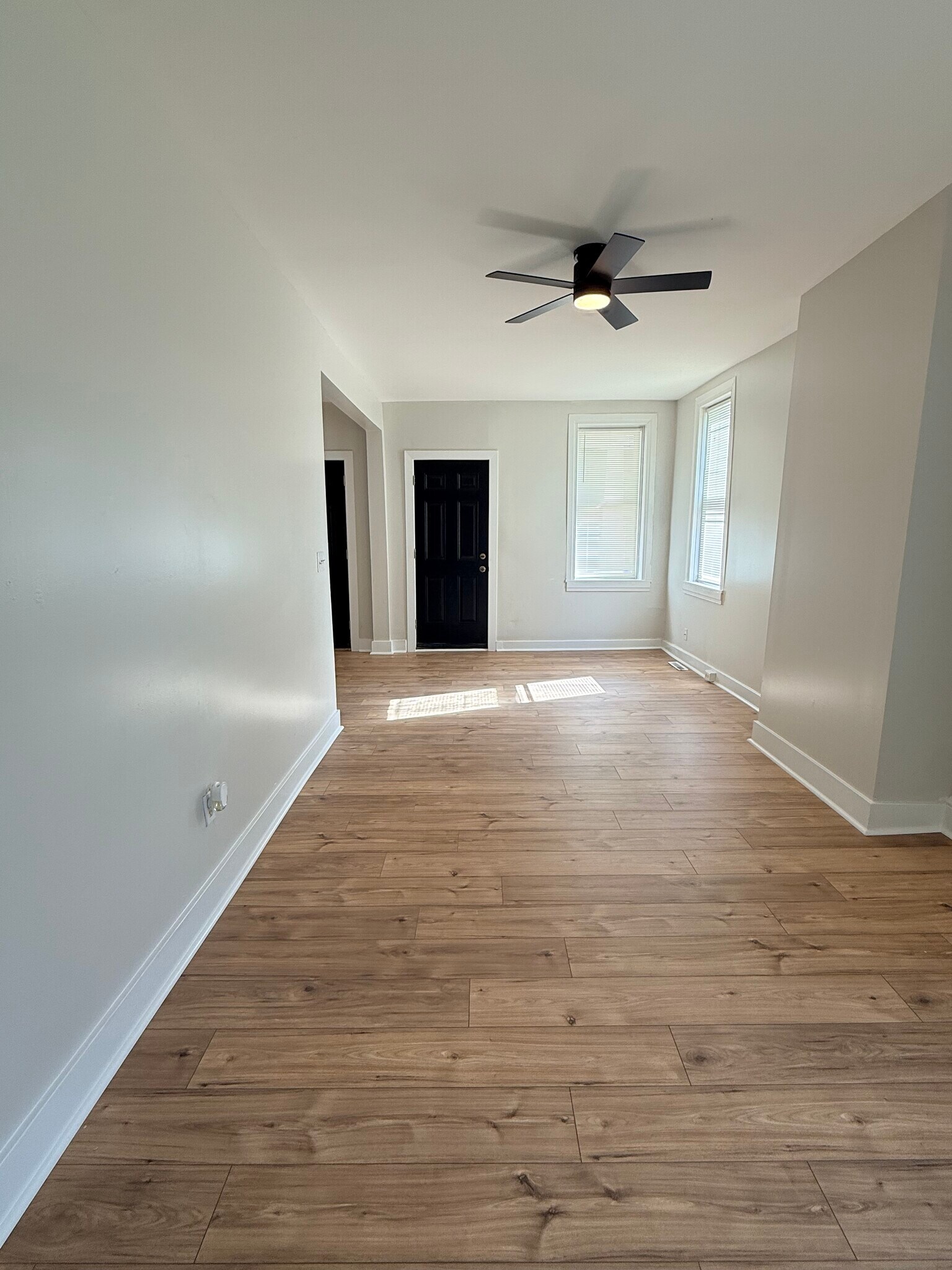 Building Photo - 1631 Mount Rose Ave