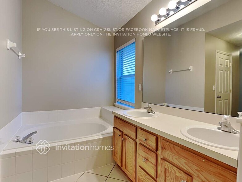 Building Photo - 8621 Derry Dr