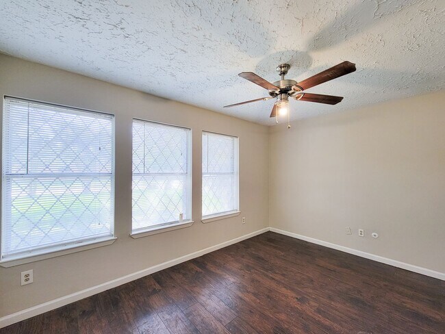 Building Photo - 9415 Beckford Dr