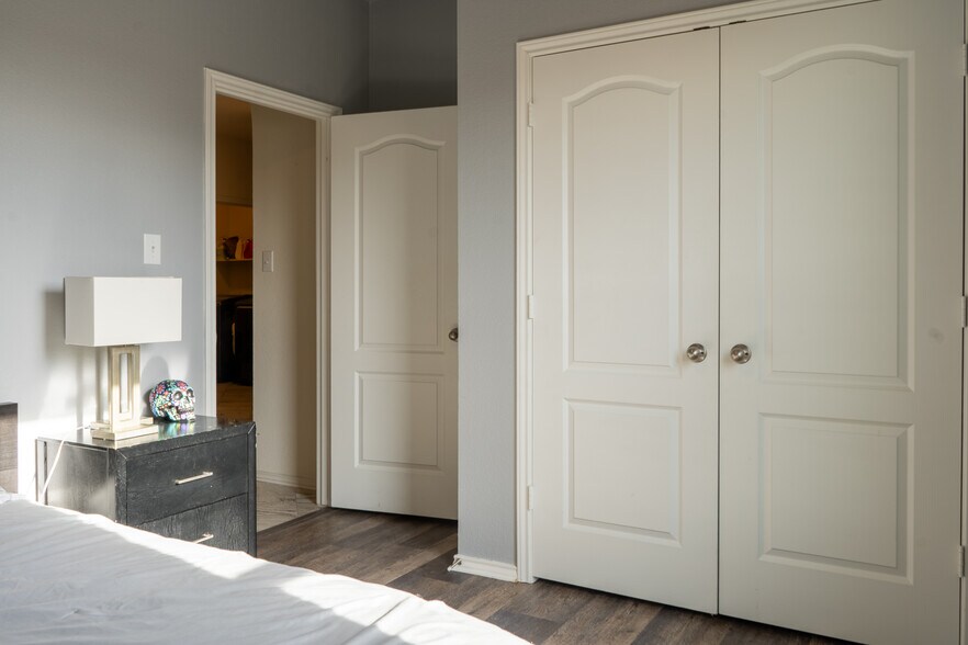 Building Photo - 14101 James Garfield St