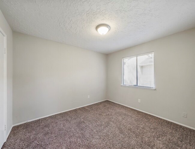 Building Photo - 21730 Castlemont Ln