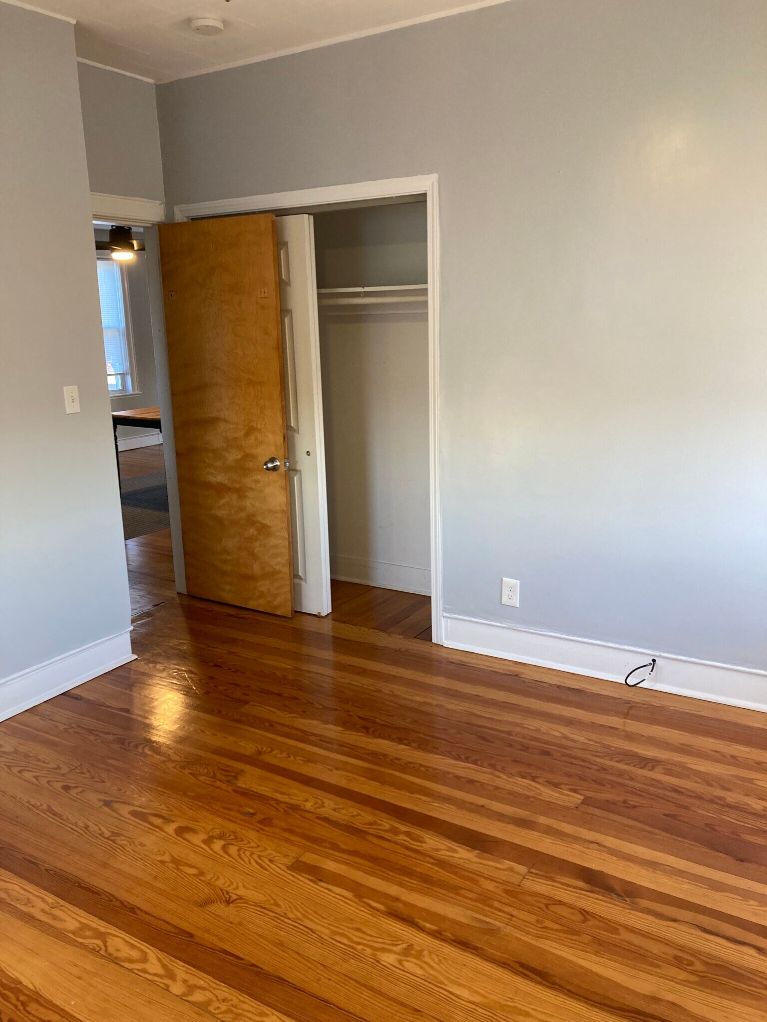 Building Photo - 56 Howland St