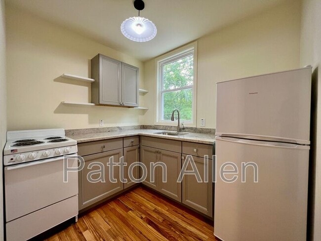 Building Photo - 43 Ravenscroft Dr